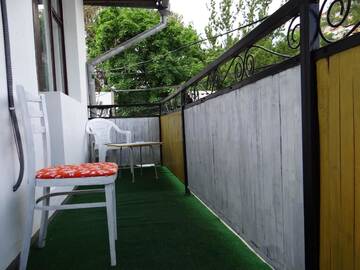 Кровать в общем 4-местном номере для мужчин и женщин в  Chill Hostel Кишинев